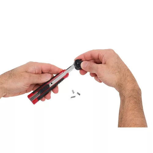 Kreator PVC vágókés 9mm műanyag házas, gumi markolat, piros-fekete KRT000205